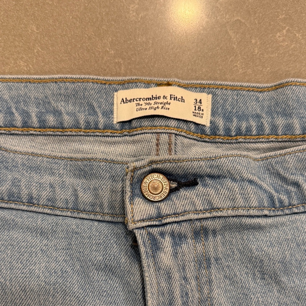 Abercrombie & Fitch Light Blue High Rise Women Jeans - Picture 2 of 7